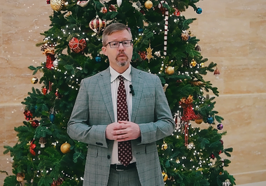 Însărcinatul cu afaceri al Ambasadei SUA: Privind înapoi la anul care a trecut, avem multe să sărbătorim / Statele Unite şi România au un parteneriat puternic şi în continuă creştere bazat pe valori comune - VIDEO