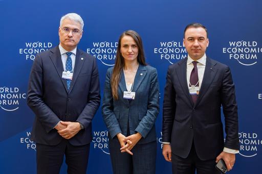 MAE: Prezenţa simultană a trei miniştri români ca vorbitori în sesiuni oficiale, la Forumul de la Davos, permite o contribuţie relevantă a României în dezbaterile globale curente care acoperă domenii importante pentru România