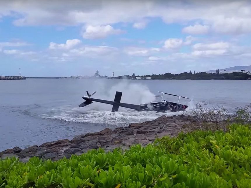 Prăbuşirea unui elicopter în SUA, surprinsă de un cameraman. VIDEO