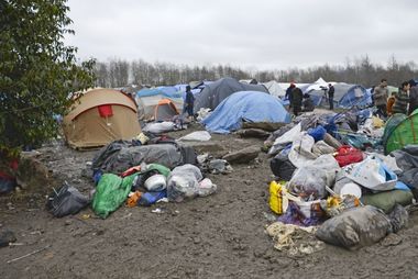Justiţia franceză aprobă demolarea parţială a "Junglei" din Calais. VIDEO