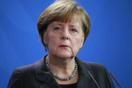 Merkel a primit 130 de buchete de flori pentru politica adoptată faţă de refugiaţi