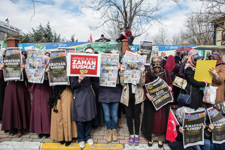 Turcia: Zaman şi-a schimbat orientarea editorială la două zile după ce a intrat sub controlul statului
