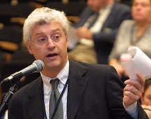 Comisia Europeană a ridicat imunitatea directorului OLAF acuzat că a obţinut dovezi prin interceptarea ilegală a convorbirilor