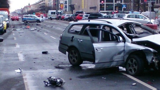 Germania: Un dispozitiv explozibil este posibil să fi provocat explozia unei maşini la Berlin, potrivit poliţiei