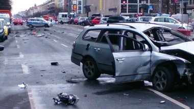 Germania: Un dispozitiv explozibil este posibil să fi provocat explozia unei maşini la Berlin, potrivit poliţiei