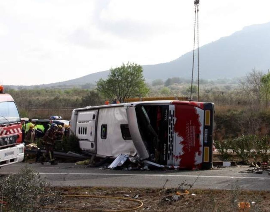 Autorităţile spaniole au anunţat victimele accidentului rutier în care a fost implicat un autobuz cu studenţi Erasmus