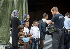 Germania a înregistrat anul trecut 2 milioane de solicitanţi de azil, însă doar 1,1 milioane de migranţi au rămas în ţară