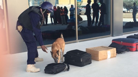 Belgia: Un oficial american susţine că cel puţin o bombă detonată la aeroport a fost ascunsă într-o valiză