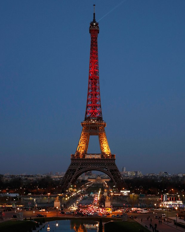 Solidaritate cu victimele de la Bruxelles: Clădiri monument din Europa, iluminate în culorile Belgiei