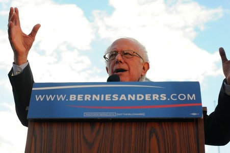 Bernie Sanders susţine că liderii democraţi ar trebui să reconsidere candidatul pe care-l sprijină la prezidenţiale