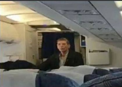 Cipru: Piratul aerului a deturnat avionul Egypt Air cu huse de telefoane mobile în falsa centură de explozibili 