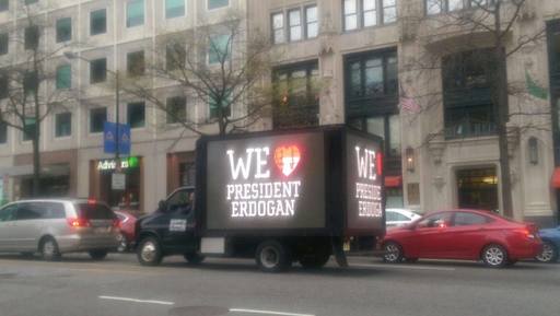Furgonete cu mesaje pro-Erdogan au apărut pe străzile din Washington VIDEO