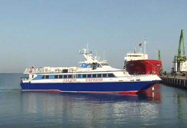Acordul UE-Turcia: Prima barcă cu migranţi a plecat din insula elenă Lesbos spre coastele turceşti. FOTO, VIDEO