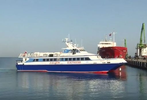 Acordul UE-Turcia: Prima barcă cu migranţi a plecat din insula elenă Lesbos spre coastele turceşti. FOTO, VIDEO