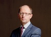 Premierul Ucrainei Arseni Iaţeniuk şi-a anunţat demisia