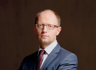 Premierul Ucrainei Arseni Iaţeniuk şi-a anunţat demisia