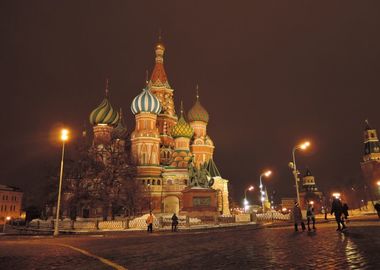 Triplu atentat sinucigaş în apropiere de o secţie de poliţie din Rusia