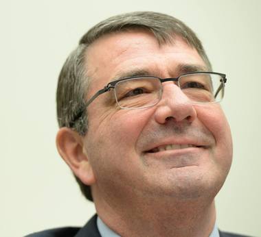 Secretarul Apărării Ash Carter este într-o vizită neanunţată la Bagdad