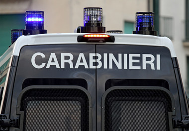 Autorităţile italiene au identificat doi suporteri ai echipei Sparta Praga care au urinat pe o cerşetoare româncă