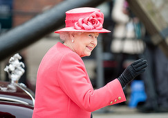 Marea Britanie o sărbătoreşte pe regina Elizabeth a II-a, cel mai în vârstă monarh al lumii, care împlineşte 90 de ani