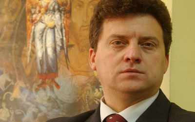 UE consideră aplicarea de sancţiuni împotriva politicienilor macedoneni