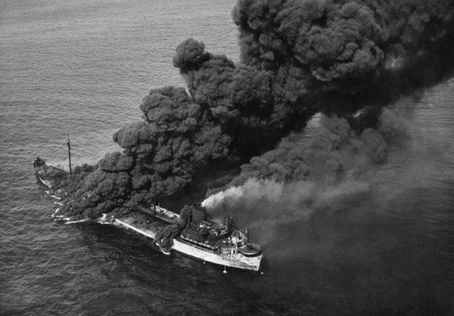 Un petrolier rus a luat foc în Marea Caspică. Echipajul a fost evacuat