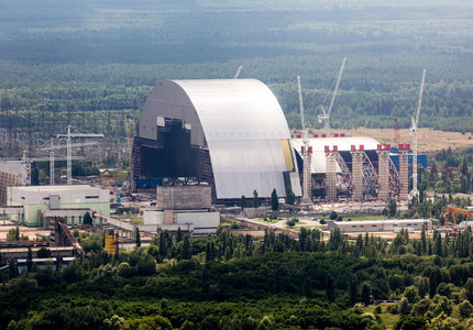 Lucrările pentru noul sarcofag ce va acoperi centrala de la Cernobîl se apropie de final, la 30 de ani de la catastrofă