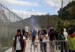 Bătăi între migranţi şi forţele de ordine la centrul de detenţie Moria, de pe insula Lesbos