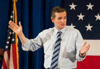 ALEGERI SUA: Fiorina a căzut pe scena unui eveniment de campanie al lui Ted Cruz înainte de primarele din Indiana. VIDEO