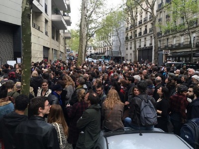 Poliţia franceză a folosit gaze lacrimogene pentru a dispersa un grup de manifestanţi pro-migranţi