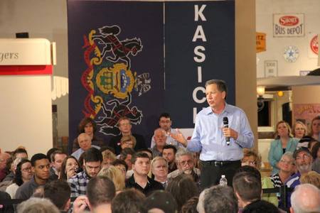 ALEGERI SUA: Republicanul John Kasich îşi suspendă campania prezidenţială