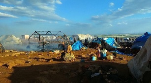 Oficial ONU: Raidul care a vizat tabăra de refugiaţi din Siria ar putea reprezenta o crimă de război