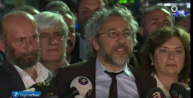 Autorităţile turce au reţinut încă două persoane pentru atacul armat asupra redactorului-şef Can Dundar 