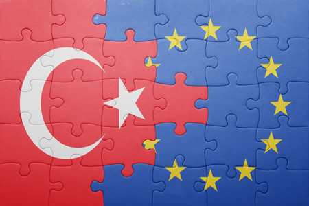 Turcia: Ministrul Afacerilor Europene susţine că nu poate accepta modificarea legislaţiei de combatere a terorismului