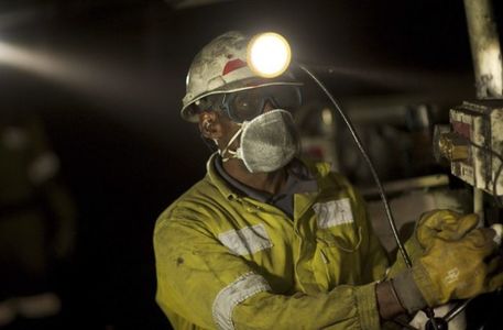 Proces colectiv fără precedent în Africa de Sud: Firmele care extrag aur vor putea fi date în judecată de minerii bolnavi de silicoză pulmonară
