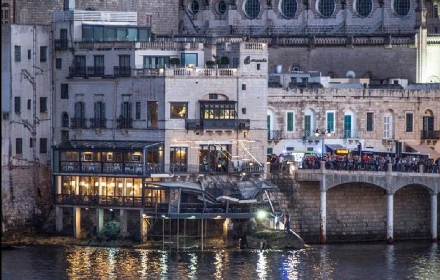 Opt turişti francezi răniţi în Malta, în urma surpării balconului unui restaurant