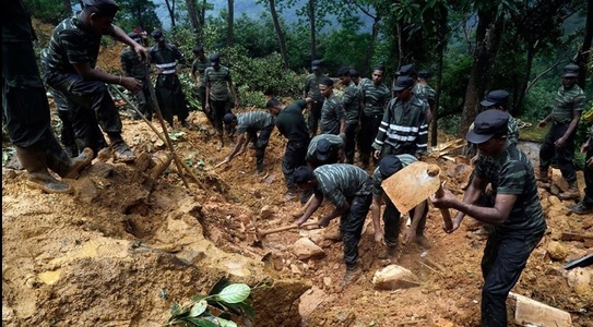 Sri Lanka: Autorităţile se tem că cel puţin 134 de persoane şi-au pierdut viaţa în urma alunecărilor de teren VIDEO