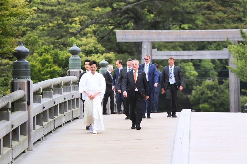 Liderii G7 au fost primiţi de premierul japonez Shinzo Abe la Marele Altar Ise, inima religie shinto