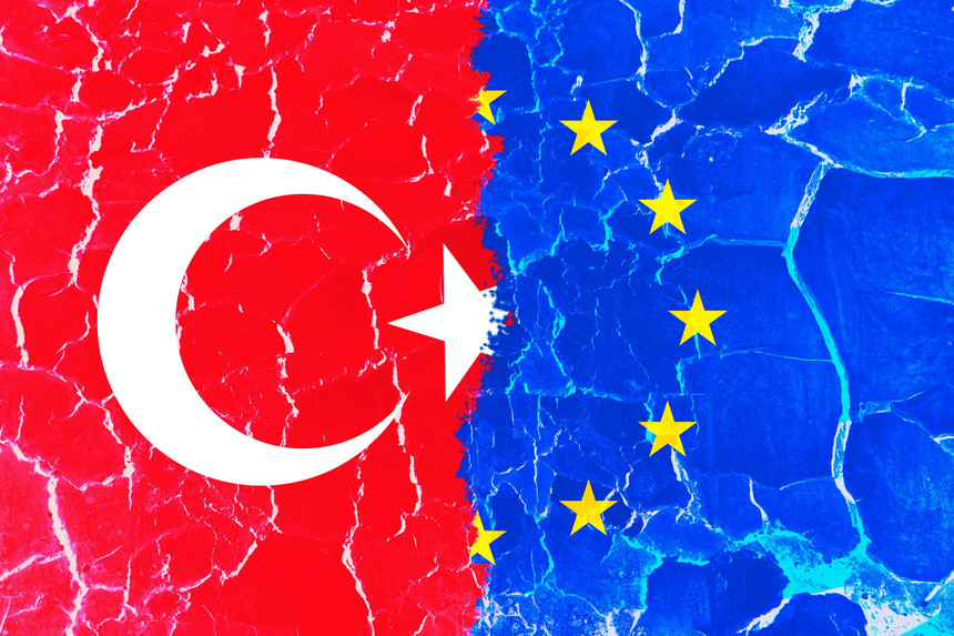 UE a virat încă 47 de milioane turcilor, pentru a sprijini operaţiunile de căutare şi recuperare ale pazei de coastă