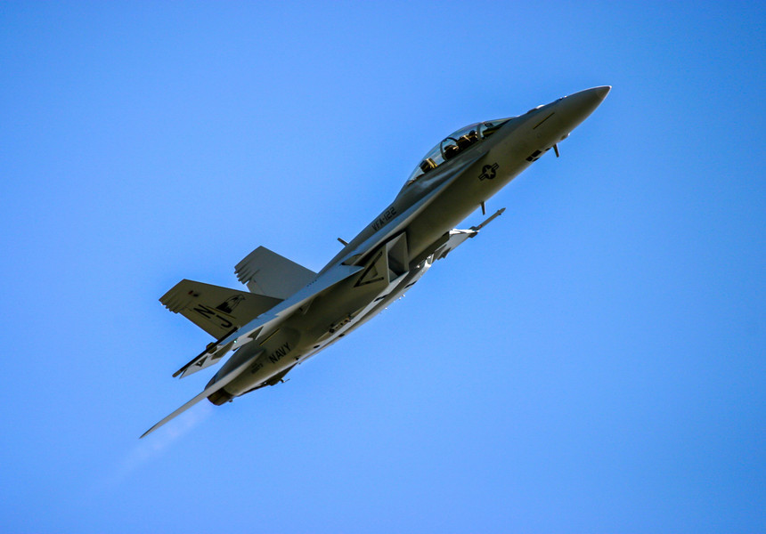 SUA: Două avioane de luptă F-16 s-au ciocnit în apropierea ţărmului Carolinei de Nord