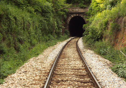 Elveţia inaugurează cel mai lung tunel feroviar din lume