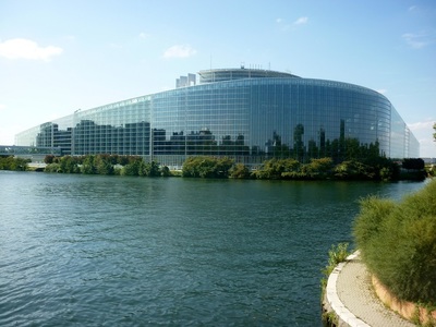 Parlamentul European restabileşte un contact cu Duma rusă de stat