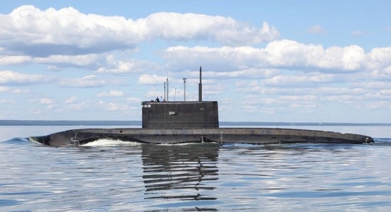 Marina britanică escortează un submarin rus din Flota Mării Negre prin Canalul Mânecii