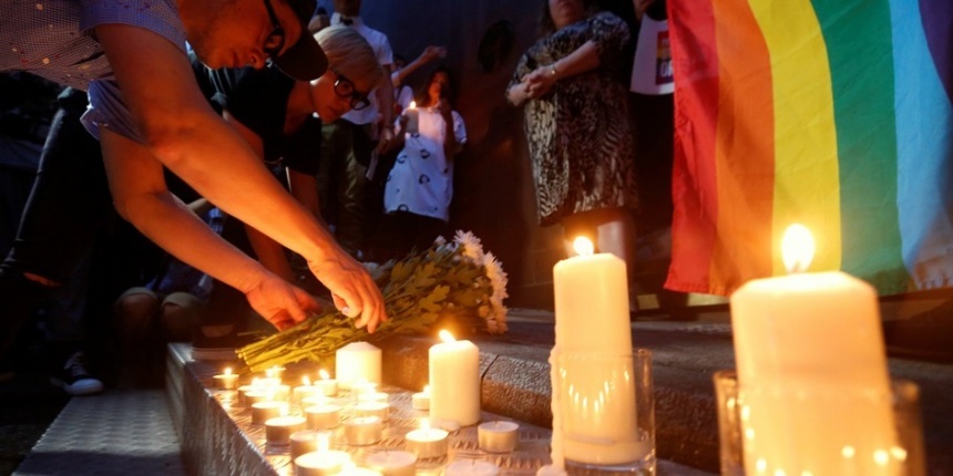 Ceremonii de comemorare a victimelor atacului armat din Orlando au avut loc în marile oraşe ale lumii