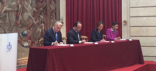 Hollande ratifică Acordul privind modificările climatice de la Paris