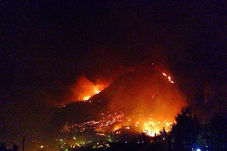 Incendii de vegetaţie puternice în Sicilia; 50 de copii au fost internaţi, iar mai multe zone au fost evacuate