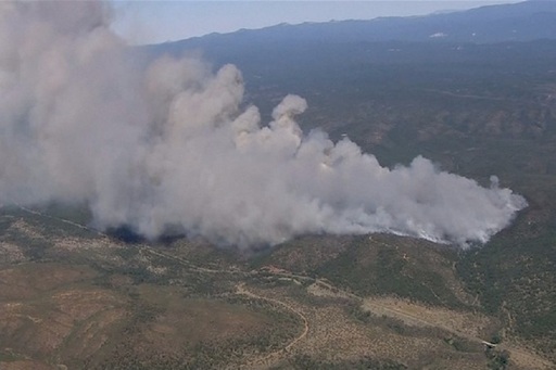 Sute de persoane au fost evacuate din sudul Californiei şi din New Mexico, din cauza unor incendii de vegetaţie