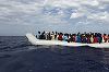 Un grec a fost condamnat la 103 ani de închisoare pentru trafic de migranţi