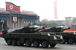 Coreea de Nord lansează una după alta două puternice rachete cu rază medie de acţiune