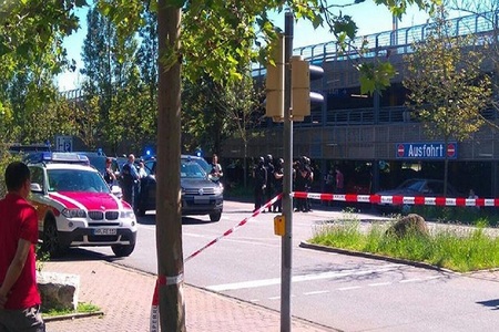 Autorul atacului de la un cinematograf din Germania avea asupra sa o grenadă şi o vestă cu explozibil